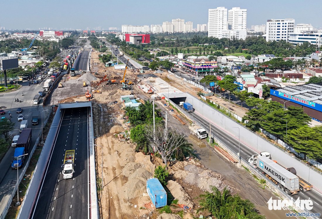 Hầm chui Nguyễn Văn Linh cùng ba công trình lớn ở TP.HCM đồng loạt thông xe - Ảnh 6.