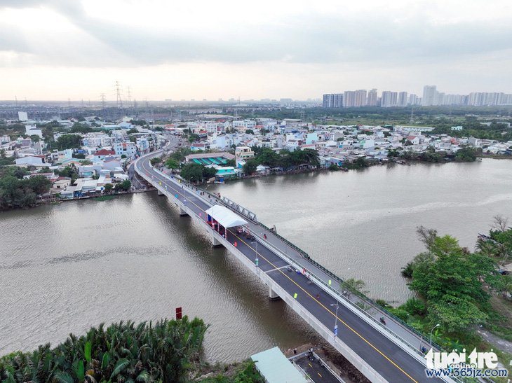 Đường đã thông, dân vui đón Tết - Ảnh 1.